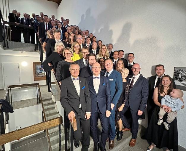 Bei einem festlichen Jubiläumsabend mit zahlreichen Lions aus beiden Clubs wurde gefeiert und die enge Freundschaft weiter gefestigt.